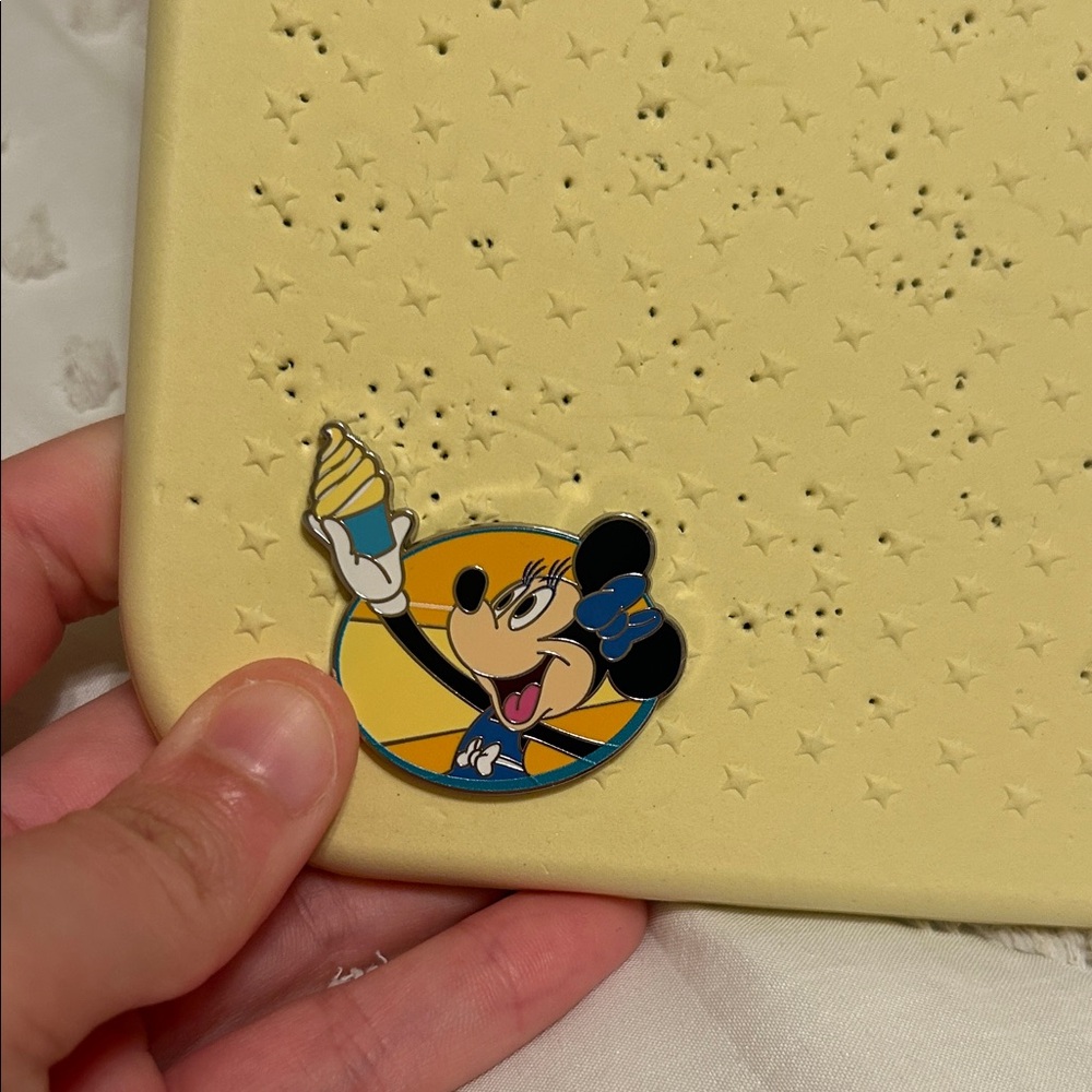 Minnie dole whip pin